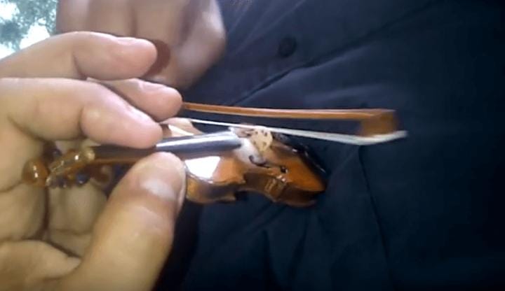 Vivaldi on the world's smallest violin